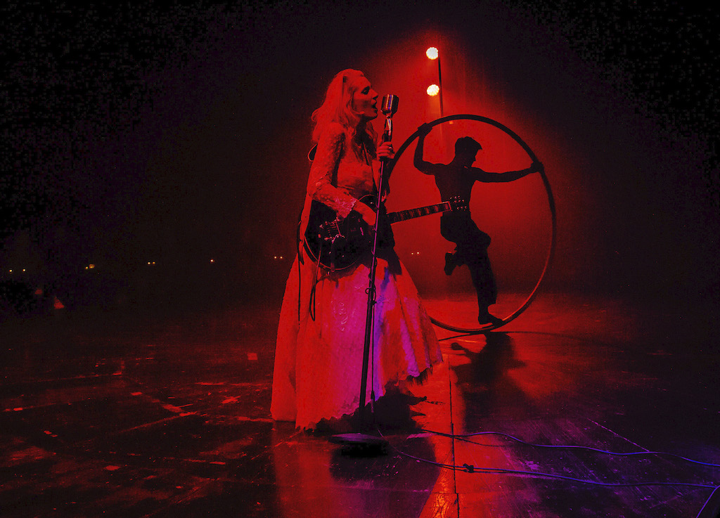 Demi Mondaine au cirque électrique © Marine Berger